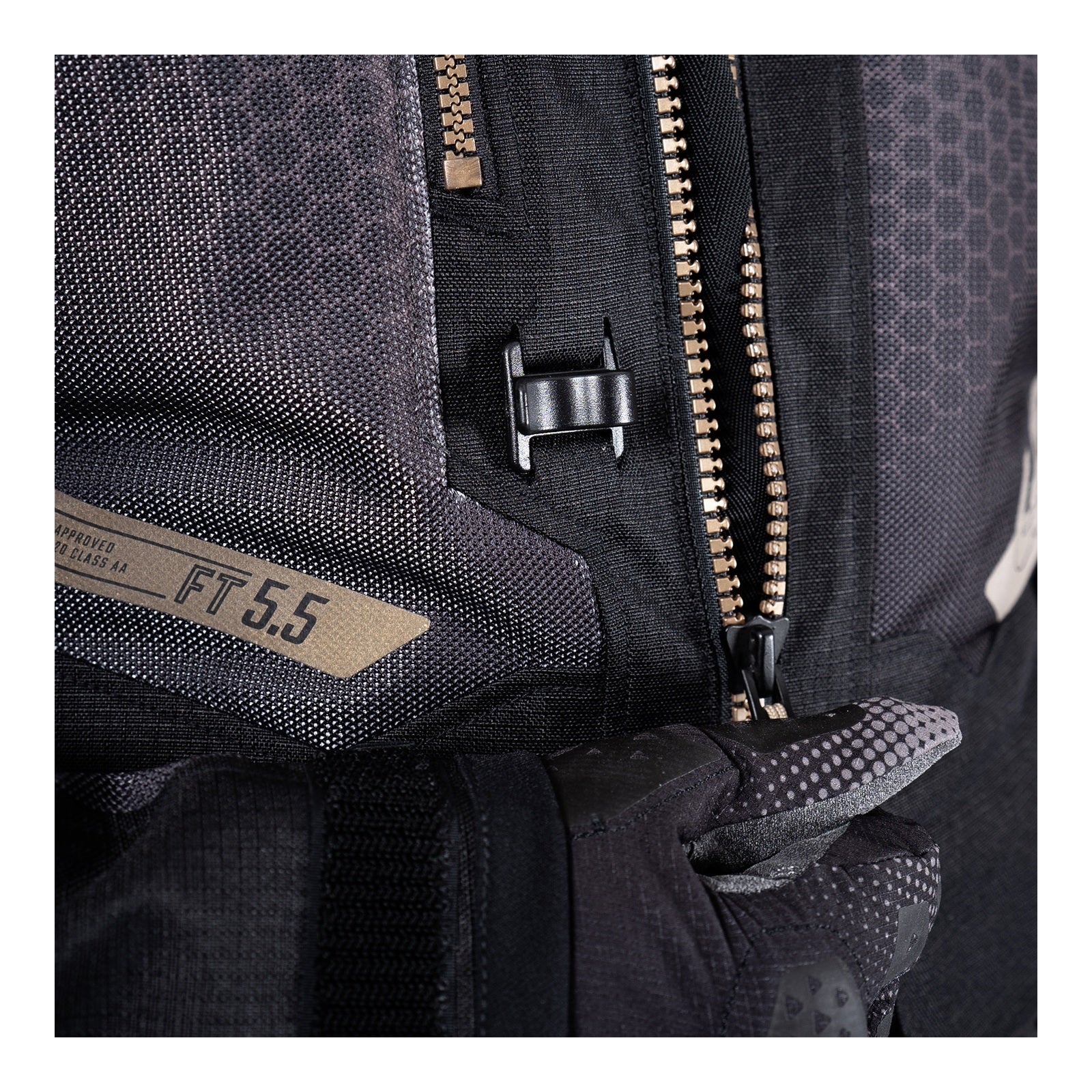 Leatt 5.5 ADV FlowTour Jacket - Stealth (L/US42/EU52) LE5025101392#