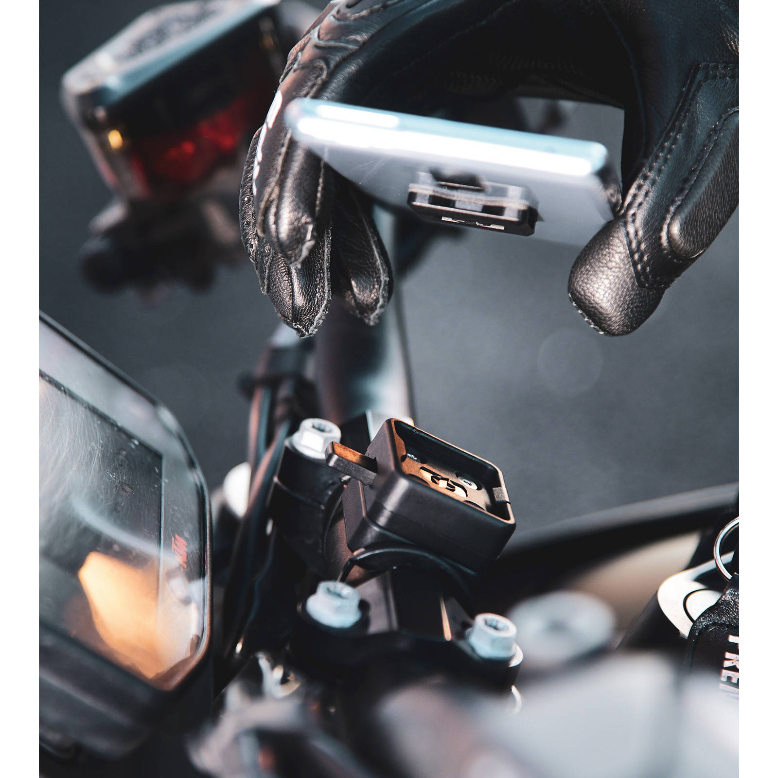 New OXFORD Cliqr 2X Spare Device Adaptors For Phone Mounts #OXOX849